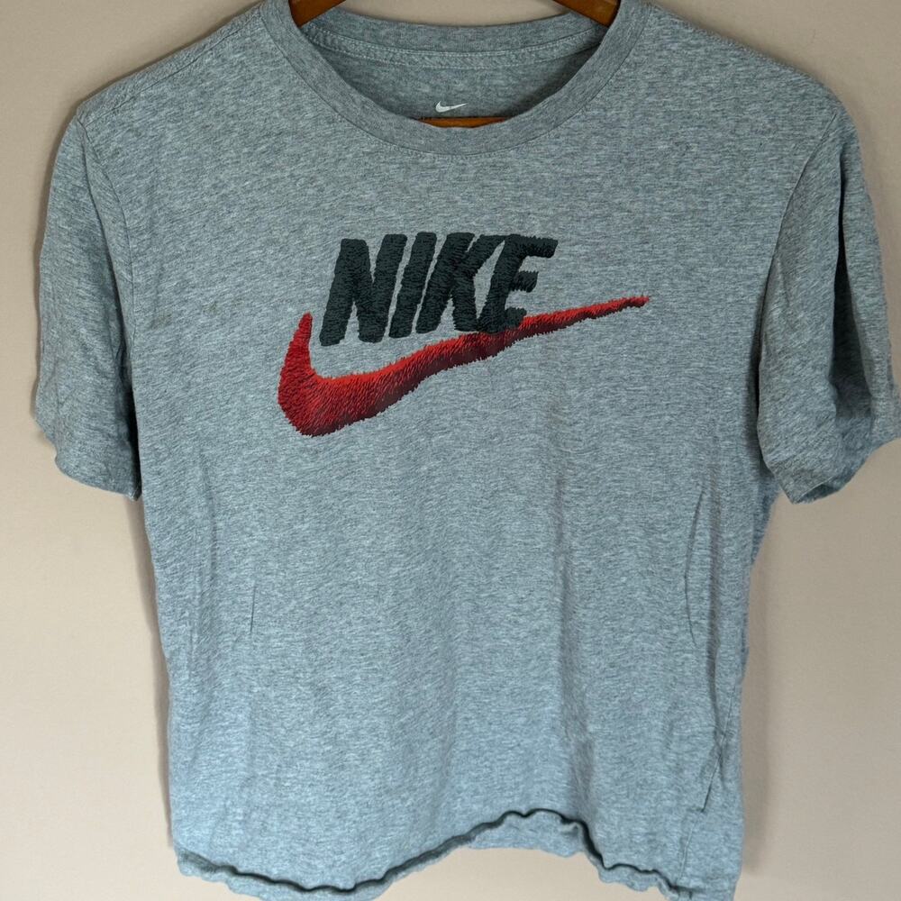 Nike Tshirt Medium Red Swoosh